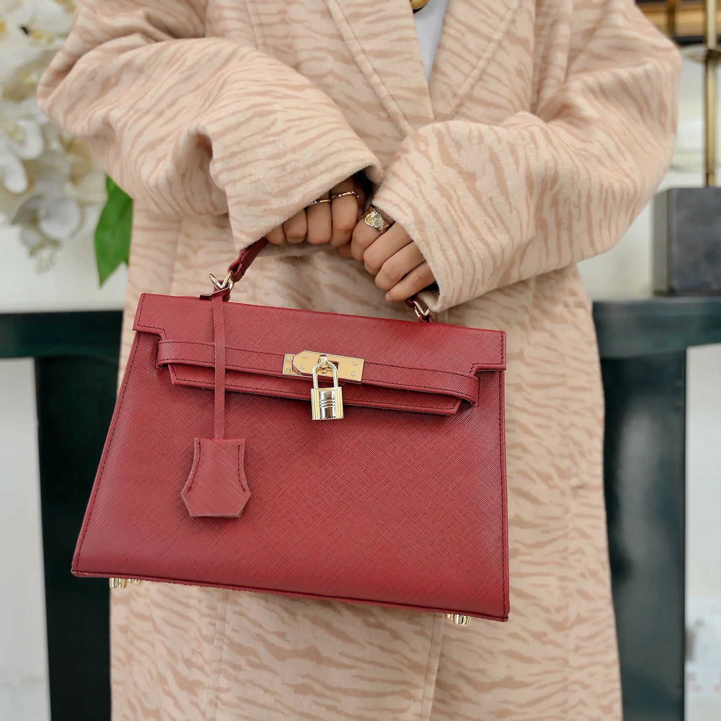 Saffiano Aura Lock Womens Top Handle Bag