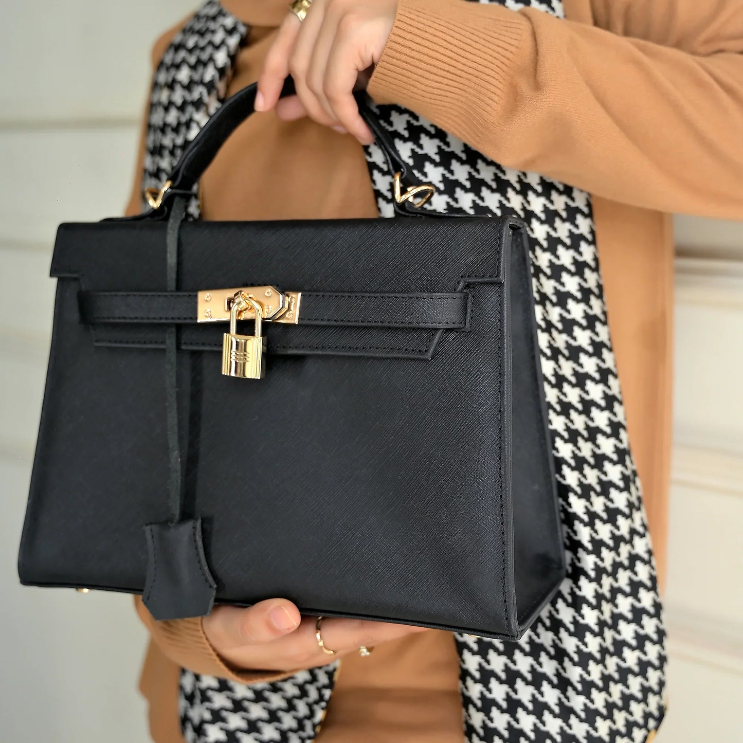 Saffiano Aura Lock Womens Top Handle Bag