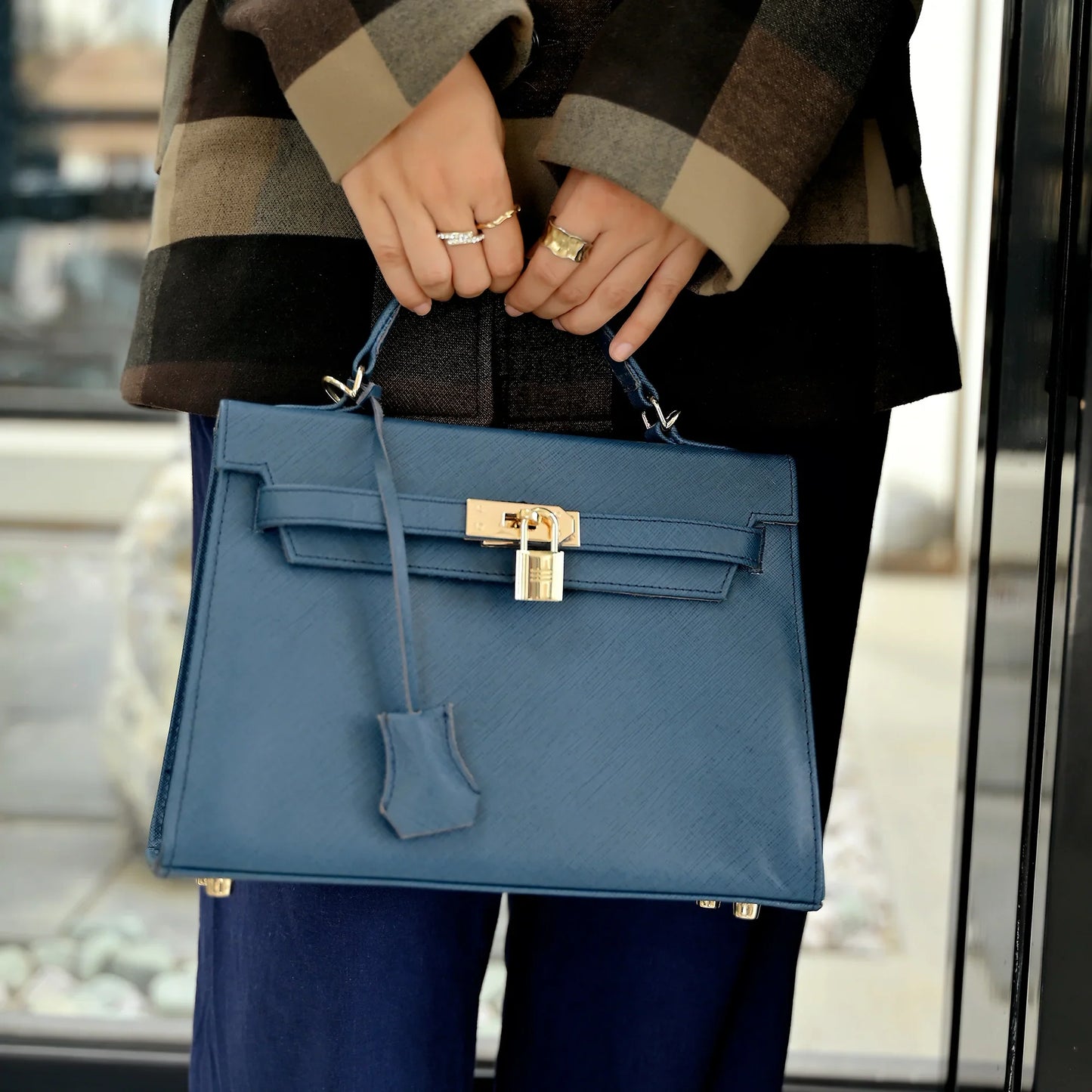 Saffiano Aura Lock Womens Top Handle Bag