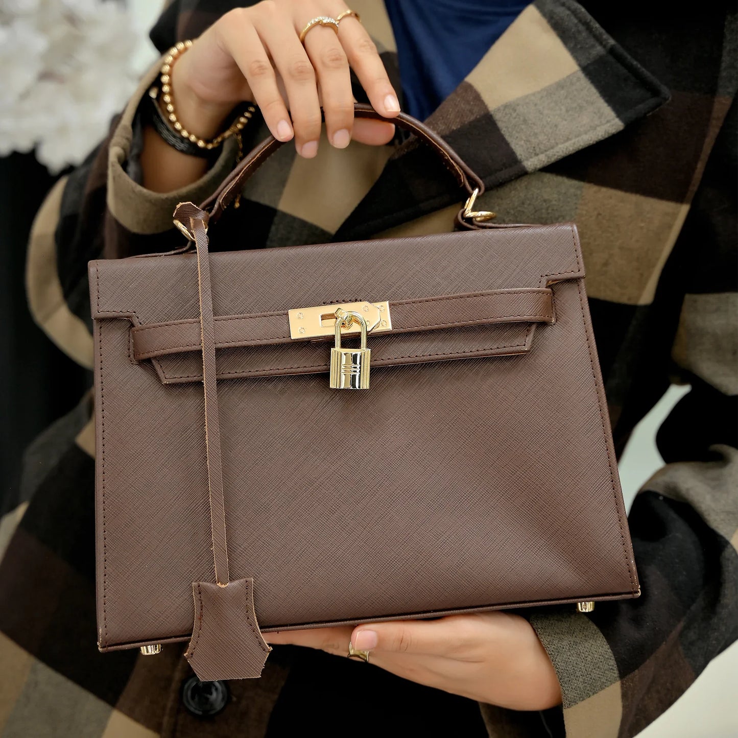 Saffiano Aura Lock Womens Top Handle Bag